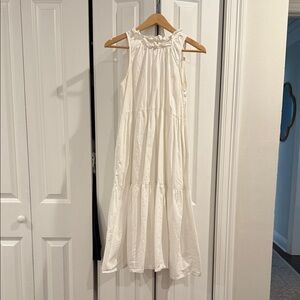 LAKE - SIZE SMALL WORN ONCE - Sleeveless White Midi  Dress